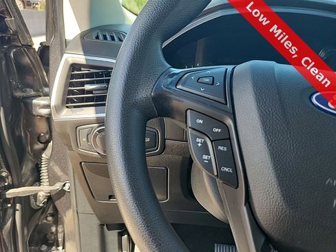 Used 2020 Ford Edge SE image 21