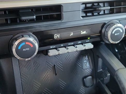 Used 2025 Toyota Tacoma TRD Sport AWD/4WD image 43