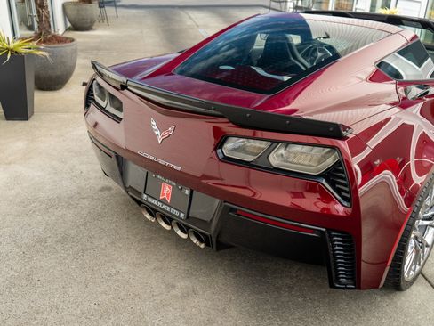 Used 2016 Chevrolet Corvette Z06 w/ 3LZ Preferred Equipment Group RWD image 6