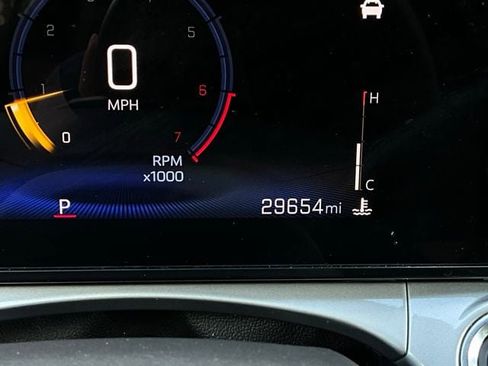 Used 2025 Chevrolet Trax LT FWD image 36