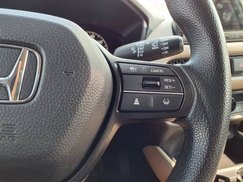 Certified 2025 Honda HR-V LX image 16