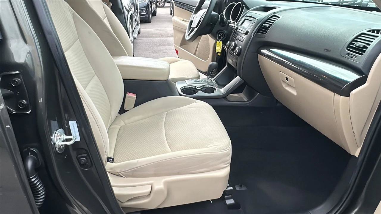 Used 2012 Kia Sorento FWD image 33