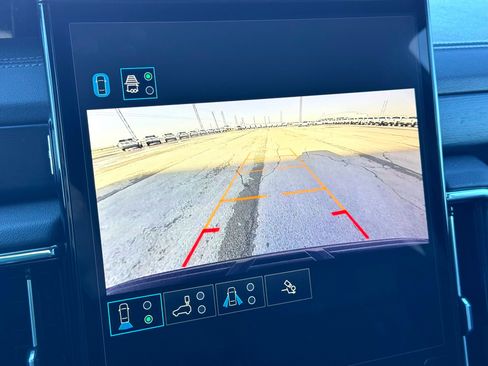 Used 2025 GMC Yukon Denali image 31