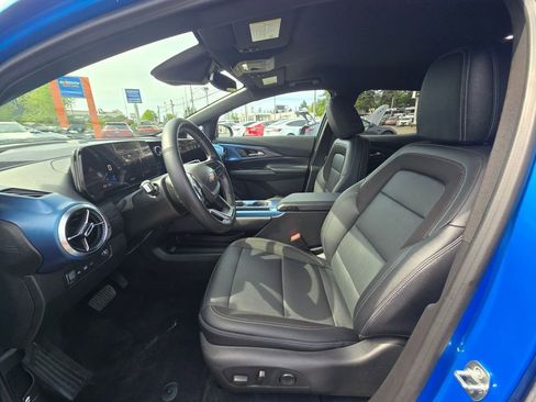 Used 2024 Chevrolet Equinox EV LT w/ LPO, Blackout Package FWD image 20