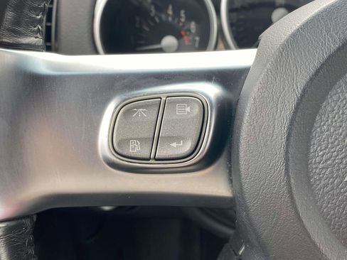 Used 2004 Chevrolet SSR w/ Preferred Equipment Group RWD image 14