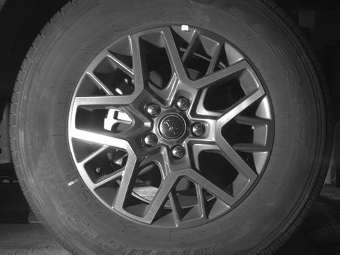 Used 2025 Jeep Wrangler Sahara image 13