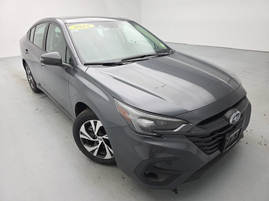 Used 2025 Subaru Legacy Premium AWD/4WD image 2