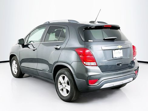 Used 2017 Chevrolet Trax LT w/ LT Convenience Package FWD image 5