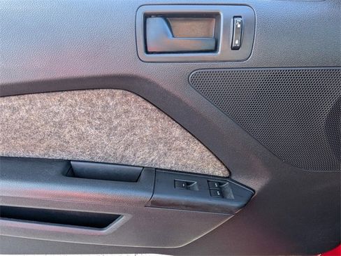 Used 2014 Ford Mustang V6 image 27