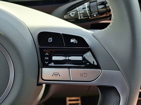 Certified 2025 Hyundai Elantra Sport FWD image 21