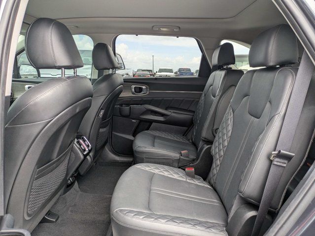 Used 2023 Kia Sorento SX Prestige AWD/4WD image 13