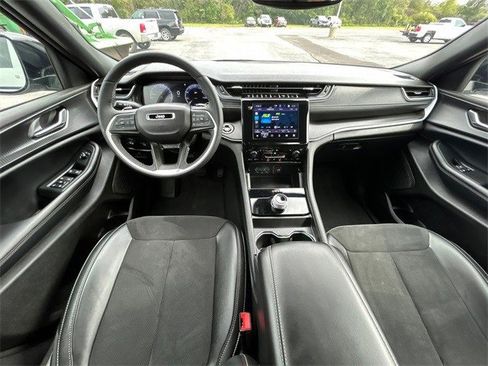 Used 2024 Jeep Grand Cherokee Altitude image 13