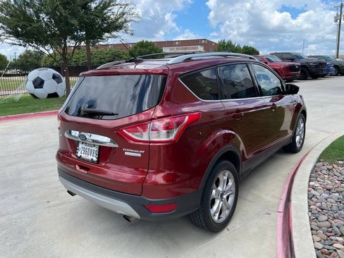 Used 2015 Ford Escape Titanium FWD image 4