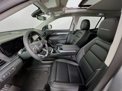 New 2026 GMC Terrain Denali w/ LPO, Black Badging Package AWD/4WD image 19
