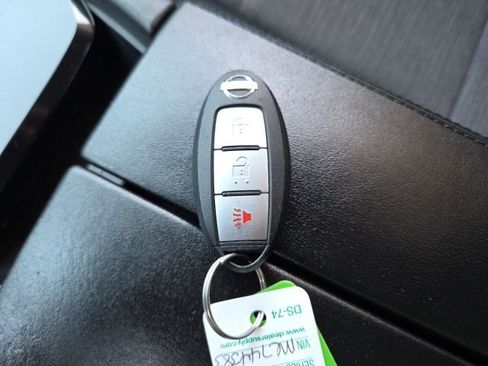 Used 2021 Nissan Rogue S image 9