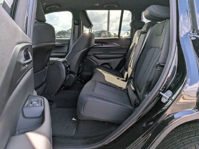 New 2027 Jeep Grand Cherokee Laredo RWD image 14
