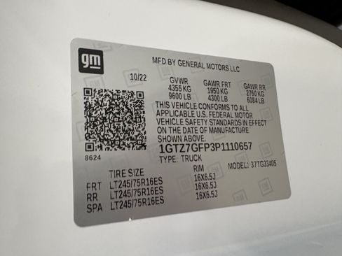 Used 2023 GMC Savana 3500 w/ Driver Convenience Package RWD image 36