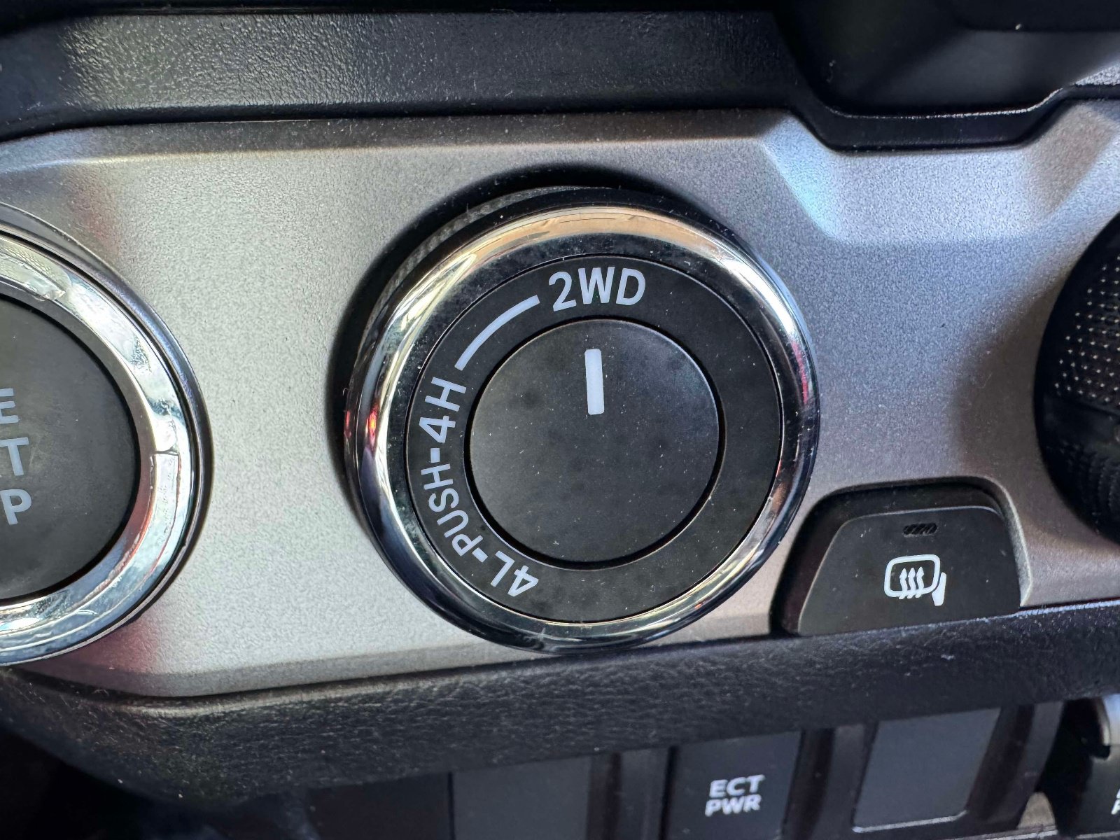 Certified 2023 Toyota Tacoma SR5 AWD/4WD image 36