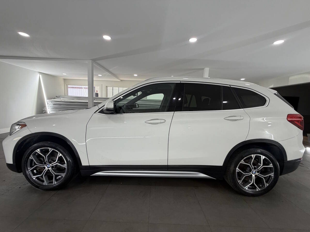 Used 2020 BMW X1 xDrive28i w/ Convenience Package AWD/4WD image 3