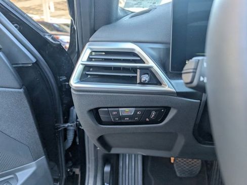 Used 2025 BMW 330i Sedan image 11