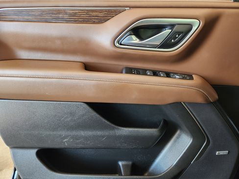 Used 2021 Chevrolet Tahoe High Country w/ Premium Package image 22