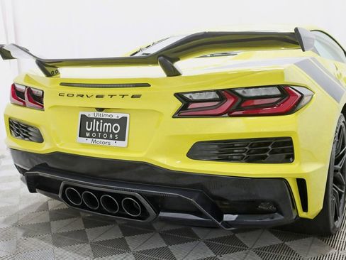 Used 2024 Chevrolet Corvette Z06 w/ Z07 Performance Package RWD image 14