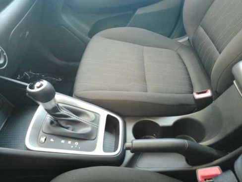 Used 2023 Hyundai Venue SE FWD image 37