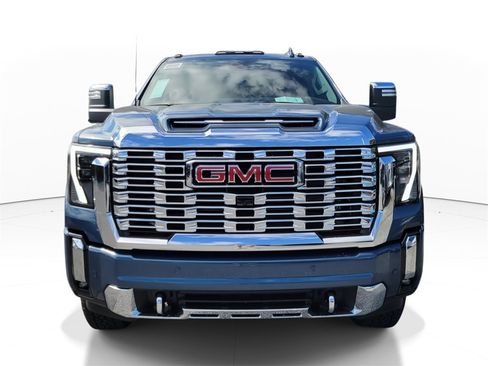 New 2026 GMC Sierra 2500 Denali w/ Denali Reserve Package image 2