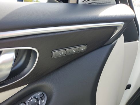 Used 2022 INFINITI Q50 Sensory image 18