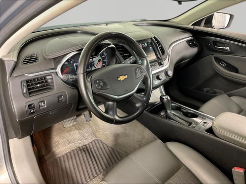 Used 2019 Chevrolet Impala LT FWD image 17