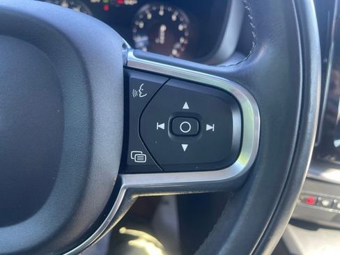 Used 2018 Volvo XC60 T5 Momentum w/ Vision Package AWD/4WD image 24