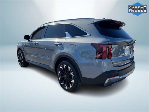 Used 2024 Kia Sorento EX w/ Panoramic Sunroof Package image 4