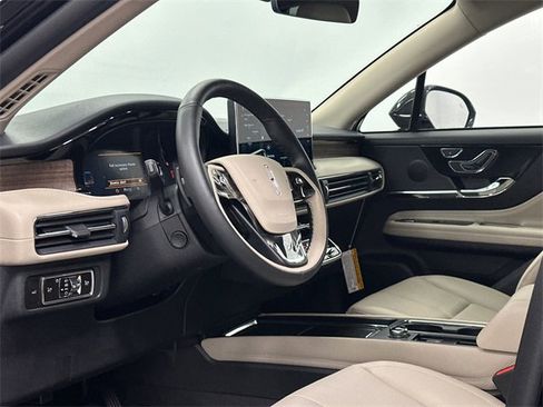 New 2026 Lincoln Corsair Reserve w/ Towing Package image 15