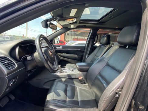 Used 2018 Jeep Grand Cherokee Limited AWD/4WD image 13