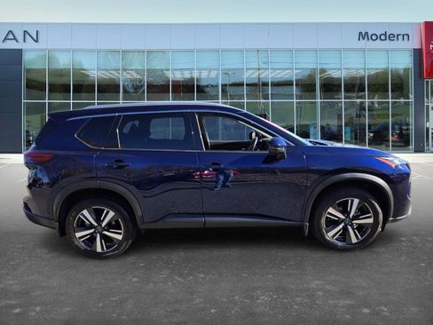 Certified 2024 Nissan Rogue SL image 4