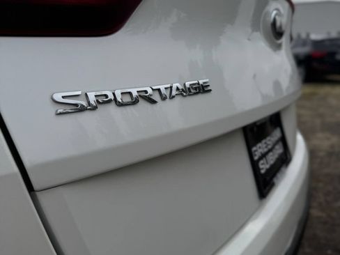 Used 2022 Kia Sportage LX AWD/4WD image 37