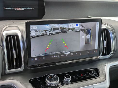 Certified 2025 Ford Expedition Platinum image 26