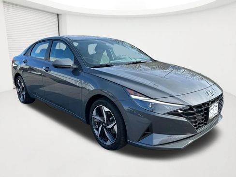 Certified 2023 Hyundai Elantra SEL w/ Convenience Package FWD image 3