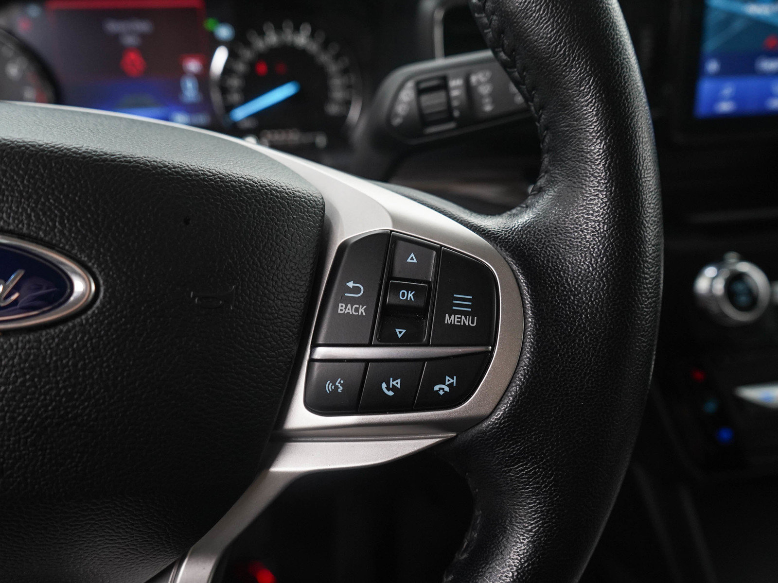 Used 2023 Ford Explorer Limited AWD/4WD image 29