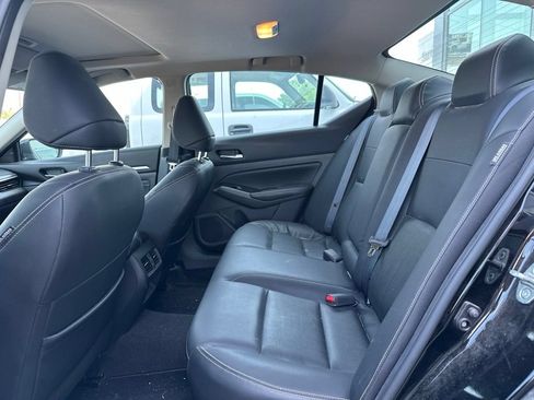 Used 2022 Nissan Altima 2.5 SL FWD image 11