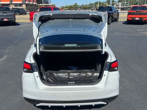 New 2025 Nissan Versa SR w/ Trunk Package image 12