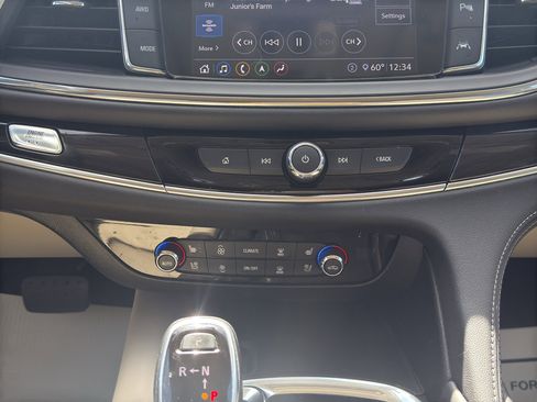 Used 2020 Buick Enclave Premium w/ Sun and Sites Package image 15