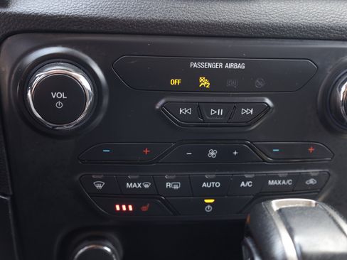 Used 2019 Ford Ranger XLT w/ Equipment Group 302A Luxury AWD/4WD image 10