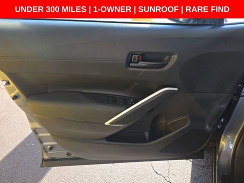 Used 2026 Toyota Corolla Cross AWD Hybrid w/ Moonroof Package image 13
