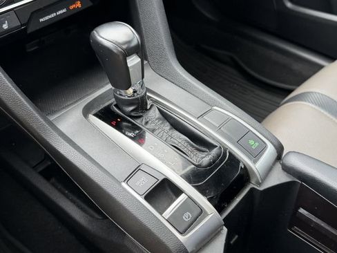 Used 2018 Honda Civic Touring image 23