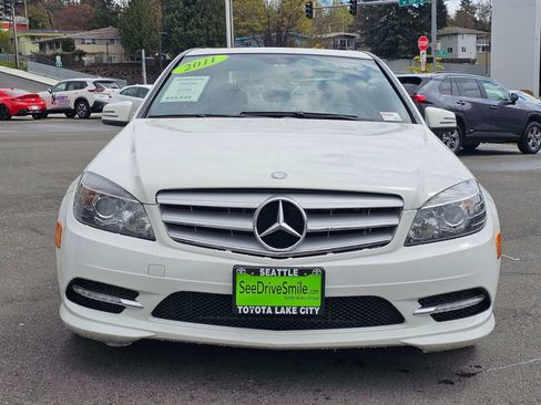 Used 2011 Mercedes-Benz C 300 4MATIC Sedan image 2