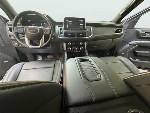 Used 2022 GMC Yukon SLT w/ SLT Luxury Package AWD/4WD image 9