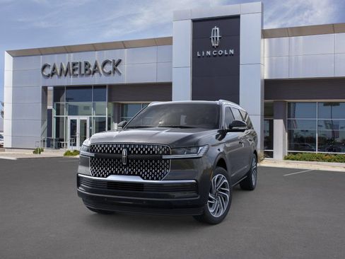 New 2026 Lincoln Navigator Reserve AWD/4WD image 2
