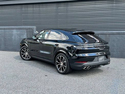 Certified 2025 Porsche Cayenne S AWD/4WD image 8
