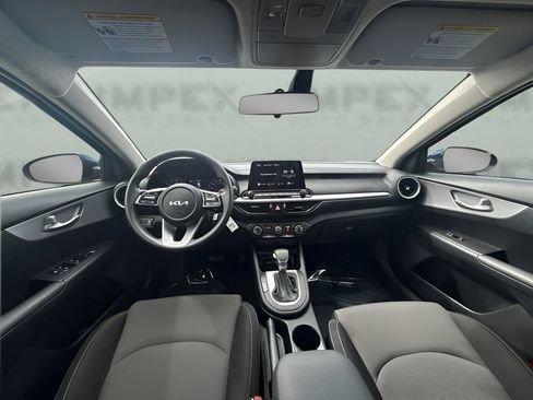 Used 2024 Kia Forte LXS w/ LXS Technology Package FWD image 7